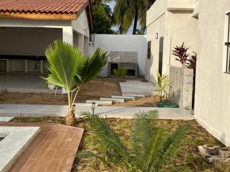 Villa avec piscine et jardin à Avepozo