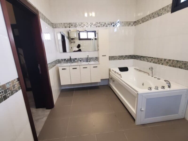 Villa avec jardin et piscine à Wuiti lomé-Togo